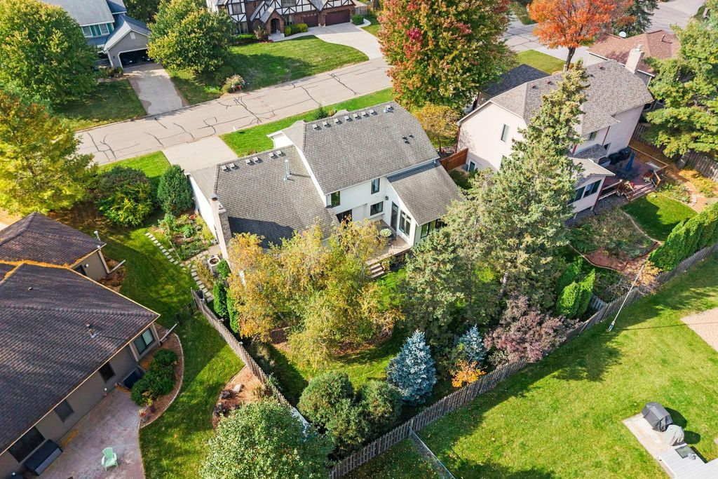 4202 Willow Wood Drive, Vadnais Heights, MN 55127 — photo 5