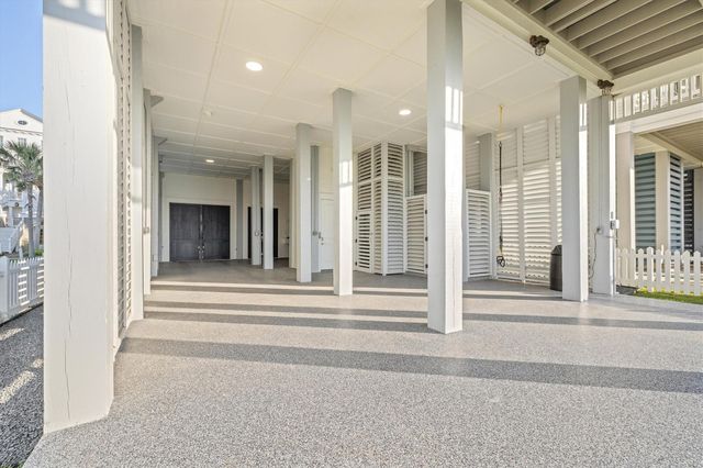 2646 E Seaside Drive, Galveston, TX 77550