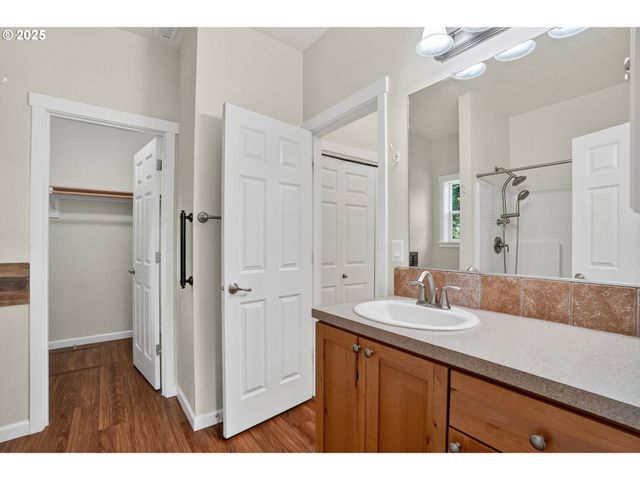 9372 Se BLUE JAY Ln, Boring, OR 97009