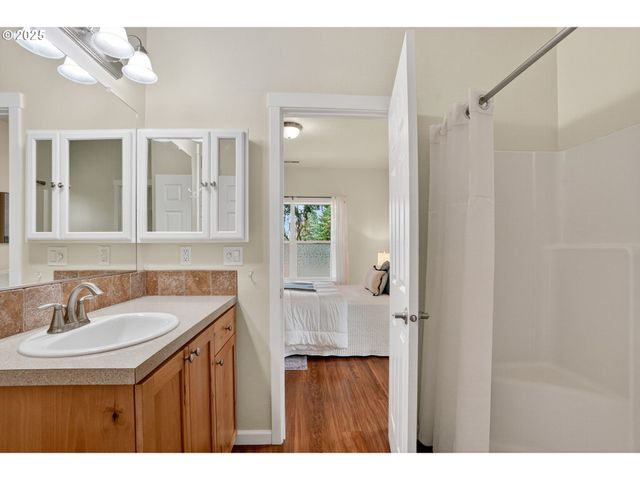 9372 Se BLUE JAY Ln, Boring, OR 97009