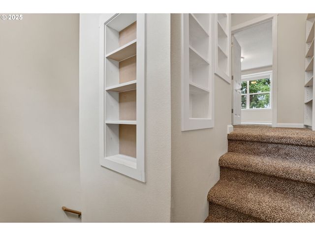 9372 Se BLUE JAY Ln, Boring, OR 97009