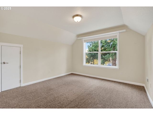 9372 Se BLUE JAY Ln, Boring, OR 97009