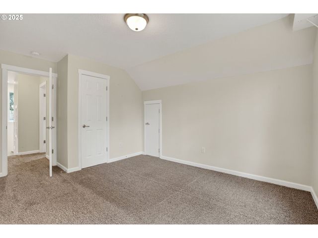 9372 Se BLUE JAY Ln, Boring, OR 97009