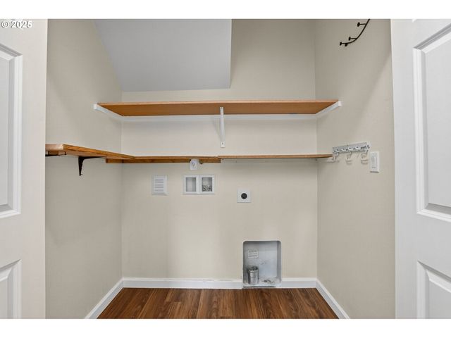 9372 Se BLUE JAY Ln, Boring, OR 97009