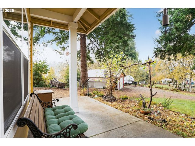 9372 Se BLUE JAY Ln, Boring, OR 97009