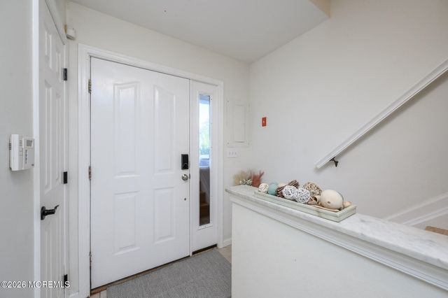 7 King Charles Court, Englishtown, NJ 07726