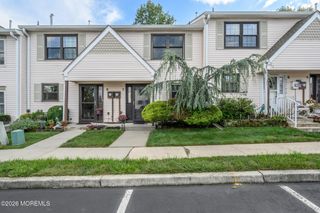 7 King Charles Court, Englishtown, NJ 07726