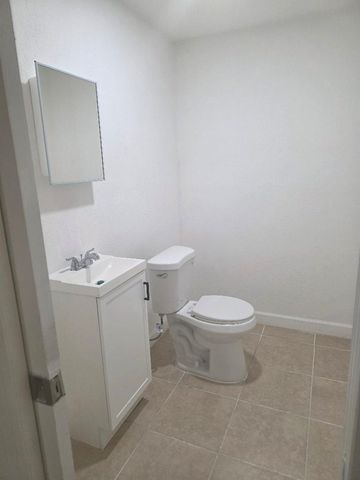 3800 SW 2nd Court 1-6, Fort Lauderdale, FL 33312