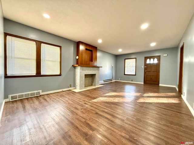 141 W F Street, Lincoln, NE 68508