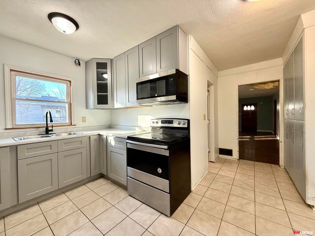 141 W F Street, Lincoln, NE 68508