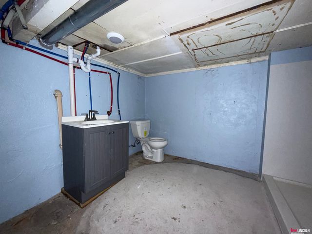 141 W F Street, Lincoln, NE 68508