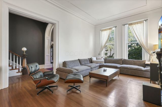 615 E Town Street, Columbus, OH 43215