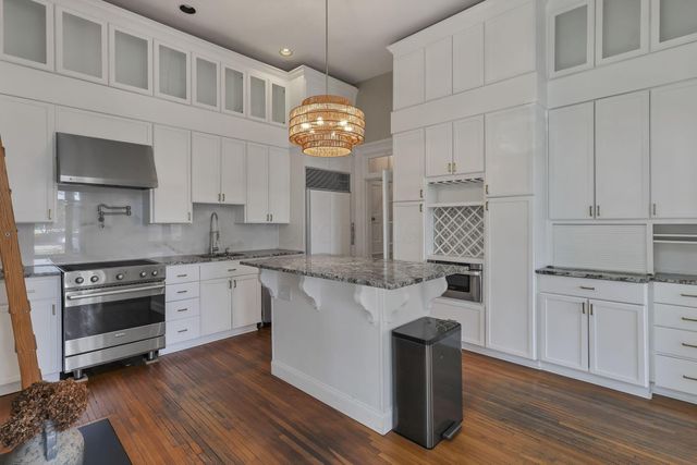 615 E Town Street, Columbus, OH 43215