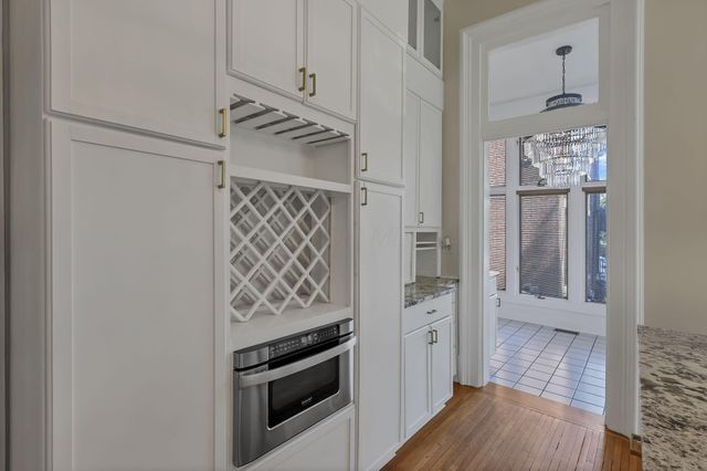 615 E Town Street, Columbus, OH 43215