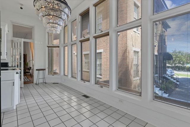 615 E Town Street, Columbus, OH 43215