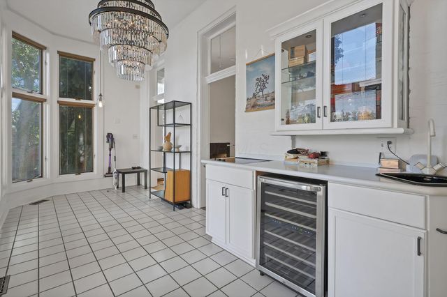 615 E Town Street, Columbus, OH 43215