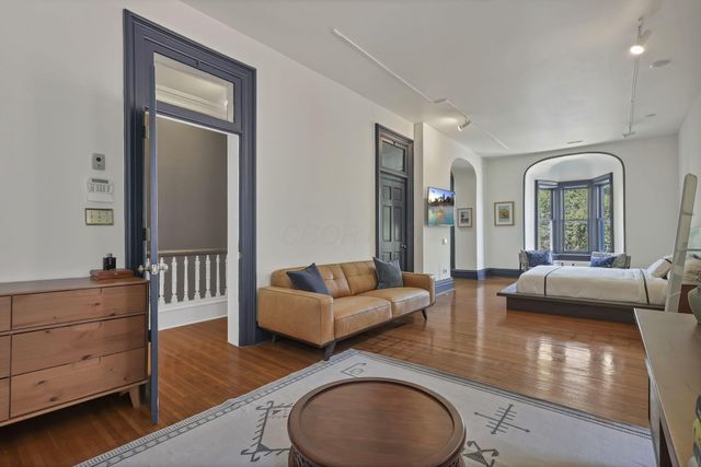 615 E Town Street, Columbus, OH 43215