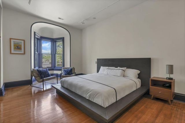 615 E Town Street, Columbus, OH 43215