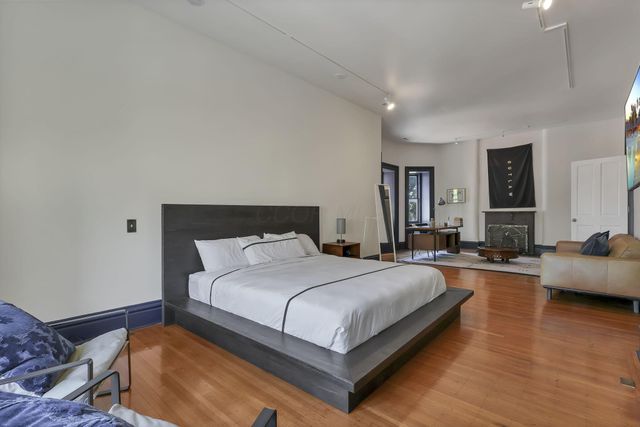 615 E Town Street, Columbus, OH 43215