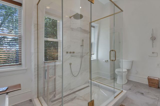 615 E Town Street, Columbus, OH 43215