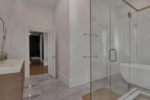 615 E Town Street, Columbus, OH 43215