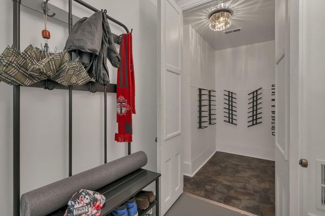 615 E Town Street, Columbus, OH 43215