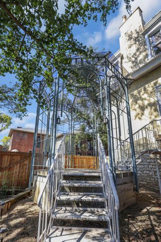 615 E Town Street, Columbus, OH 43215