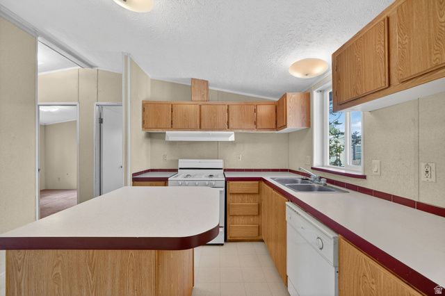 1181 W BOBOLINK ST, Salt Lake City, UT 84123