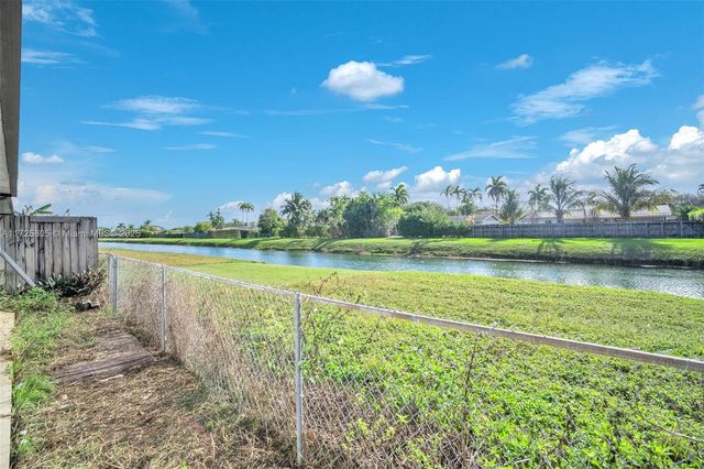 12104 SW 110th St Cir S, Miami, FL 33186