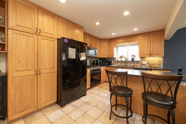 8765 Buckskin Drive, Commerce Twp, MI 48382