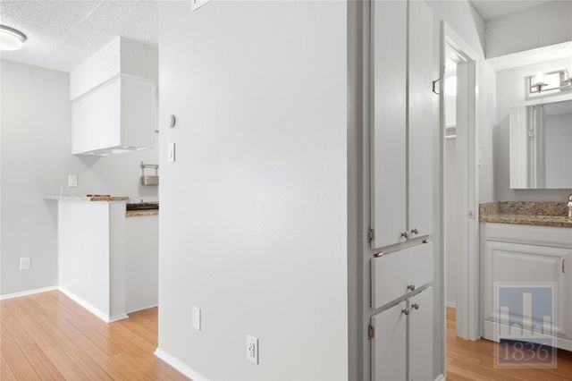 1111 W 10th ST 209, Austin, TX 78703