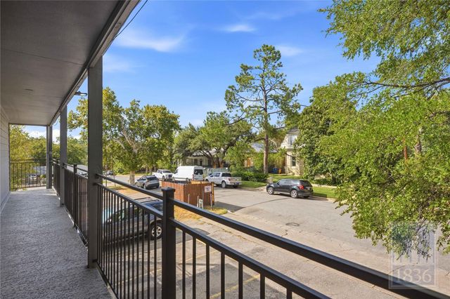 1111 W 10th ST 209, Austin, TX 78703