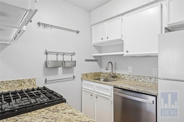 1111 W 10th ST 209, Austin, TX 78703