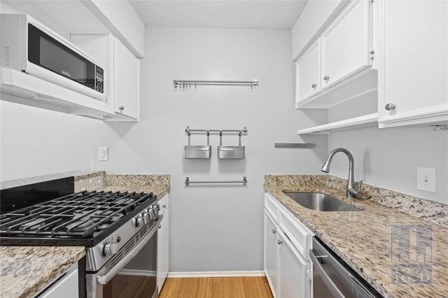 1111 W 10th ST 209, Austin, TX 78703