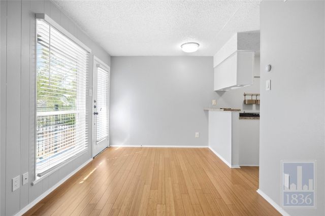 1111 W 10th ST 209, Austin, TX 78703