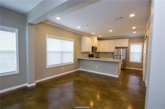 3200 Link Street, Bryan, TX 77801