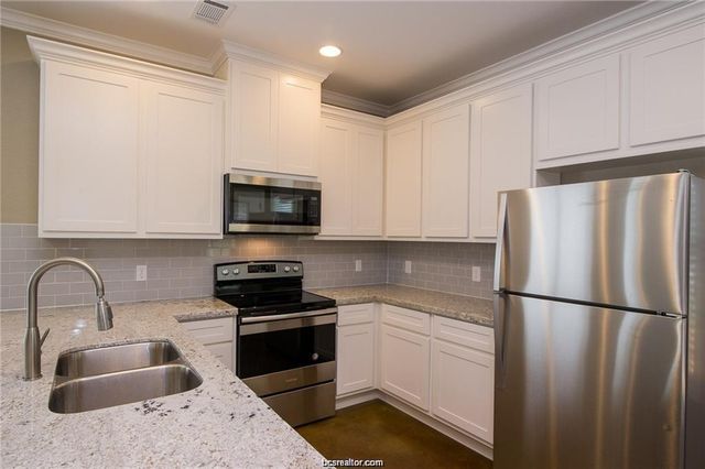 3200 Link Street, Bryan, TX 77801