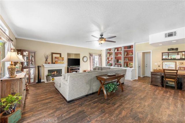 42204 Round Hill, Lancaster, CA 93536