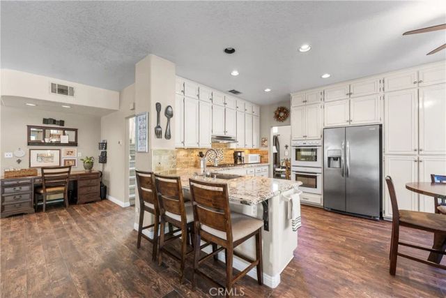 42204 Round Hill, Lancaster, CA 93536