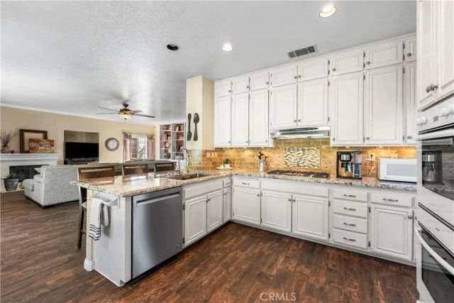 42204 Round Hill, Lancaster, CA 93536