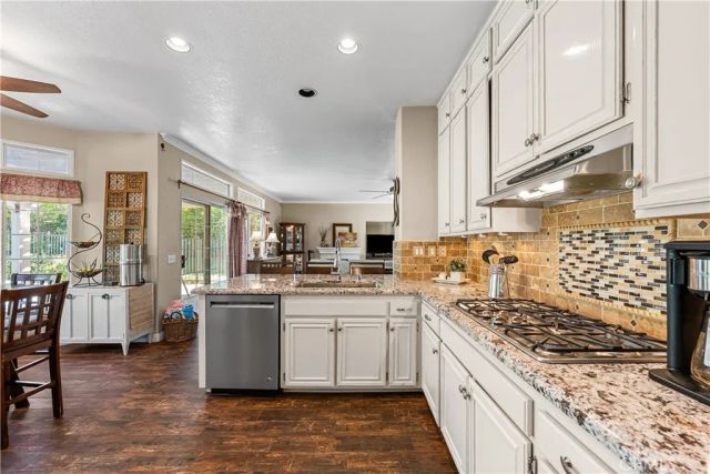 42204 Round Hill, Lancaster, CA 93536