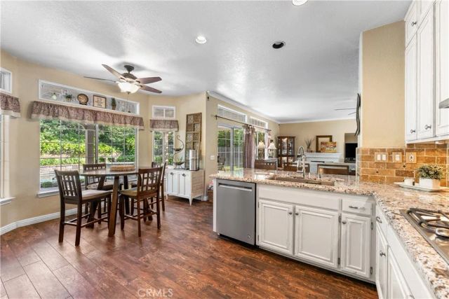 42204 Round Hill, Lancaster, CA 93536