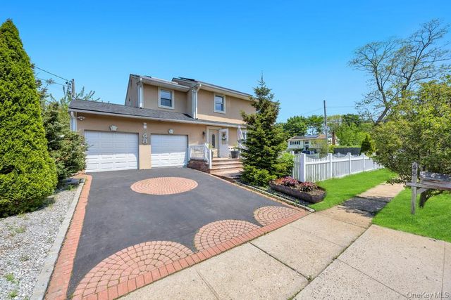 48 E Grove Street, Massapequa, NY 11758