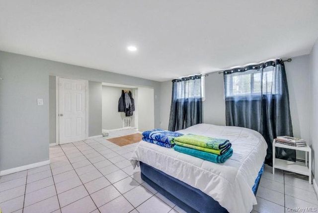 48 E Grove Street, Massapequa, NY 11758