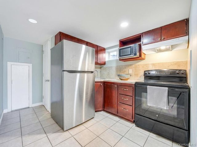 48 E Grove Street, Massapequa, NY 11758