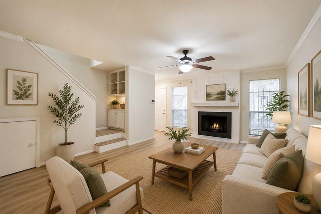 5917 Fairdale Lane 10, Houston, TX 77057