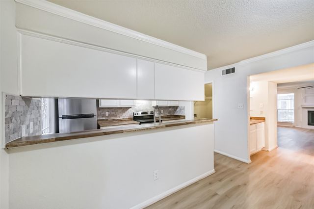 5917 Fairdale Lane 10, Houston, TX 77057