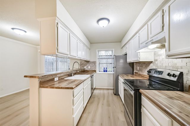 5917 Fairdale Lane 10, Houston, TX 77057