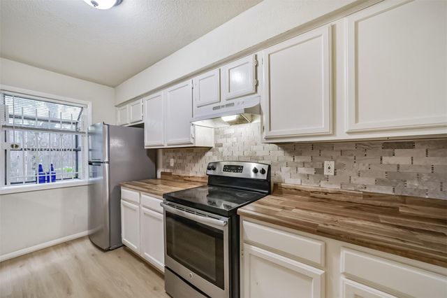 5917 Fairdale Lane 10, Houston, TX 77057
