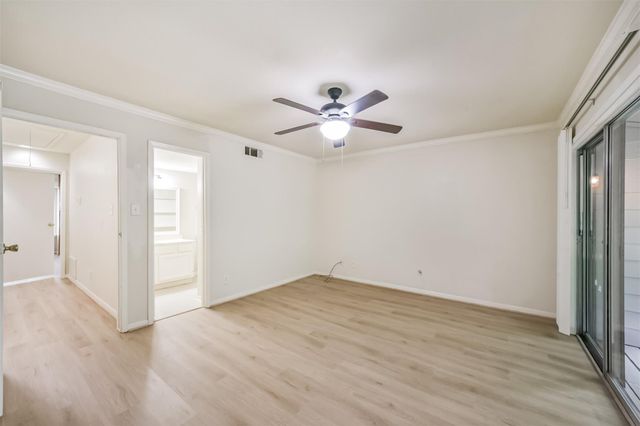 5917 Fairdale Lane 10, Houston, TX 77057